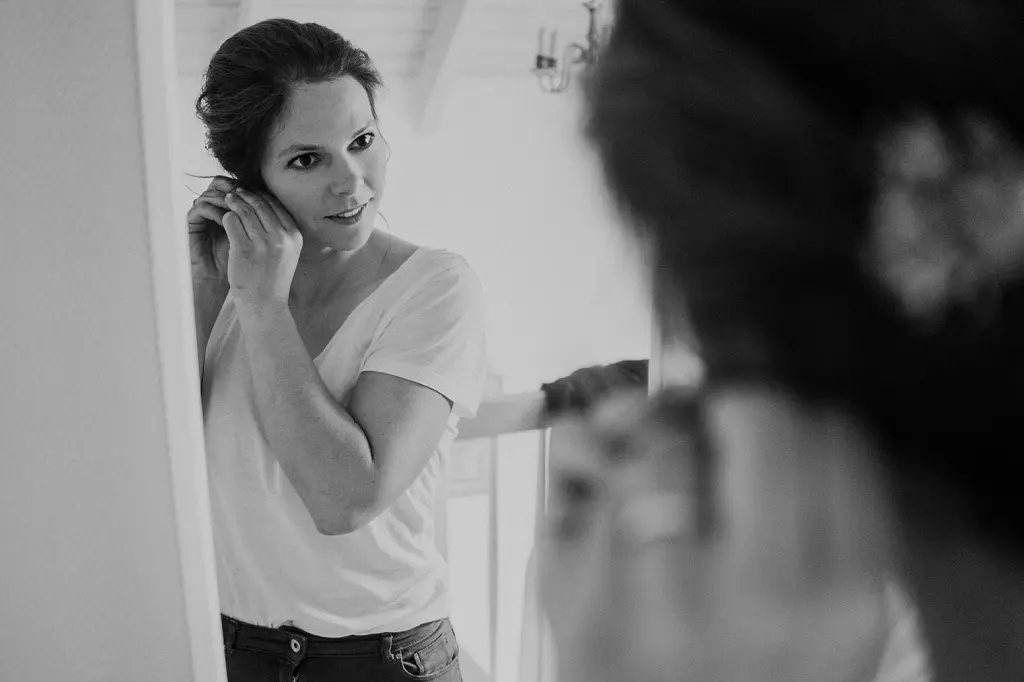 Getting Ready einer Braut vor einer Hochzeit auf der Insel Juist