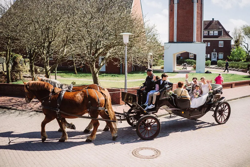 Hochzeitskutsche auf der Insel Juist