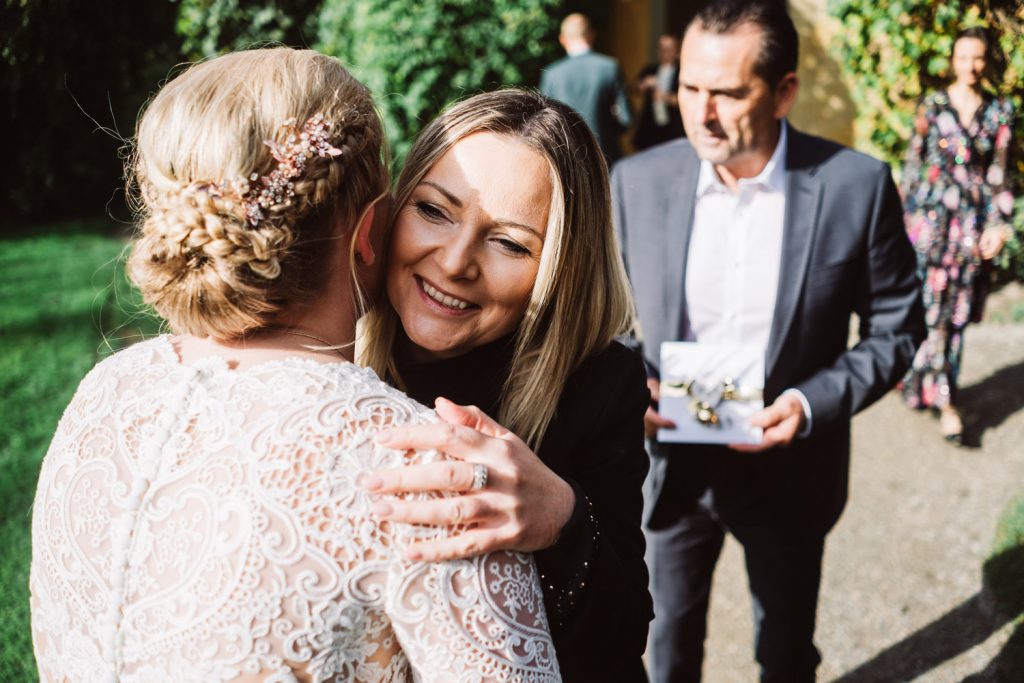 Gratulationen nach Trauung Tempel der Freundschaft Lütetsburg