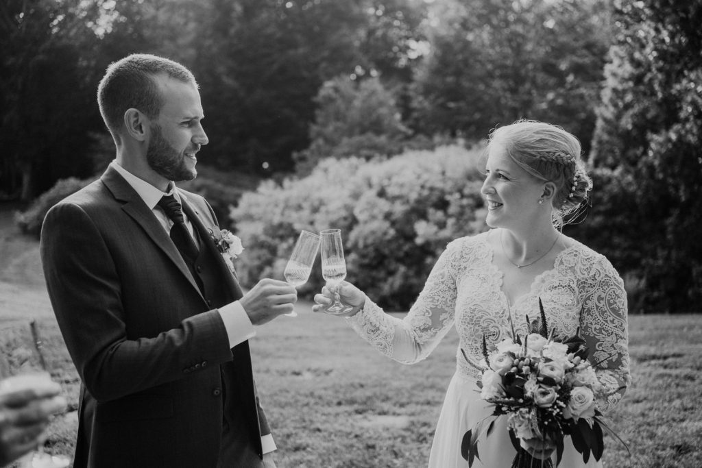 Sektempfang Schlosspark Lütetsburg – Hochzeitsfotograf Elmar Tapper