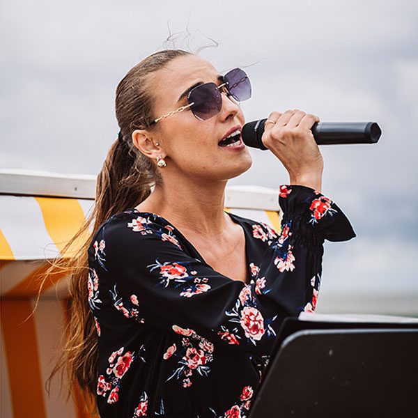 Hochzeitssängerin Norderney Alexandra Kuhlmann Live-Gesang Trauung