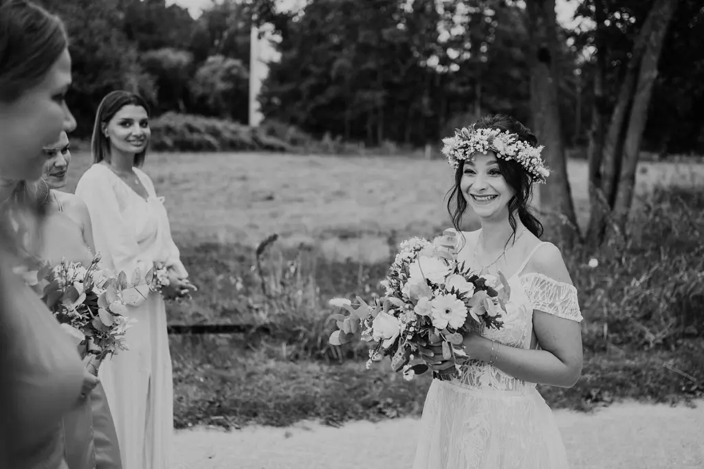 Braut vor ihrer freien Trauung in Norden bei Aurich