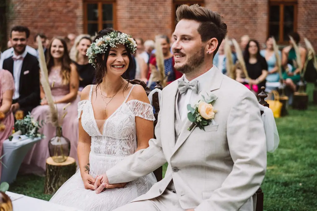 Hochzeitspaar bei ihrer Hochzeit in Norden bei Aurich