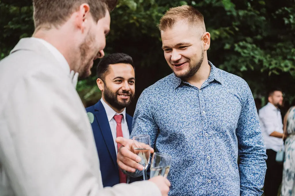 Gratulationen bei einer Hochzeit in Norden