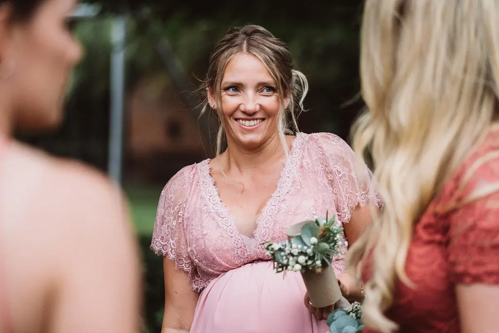 Trauzeugin bei einer freien Trauung in Norden