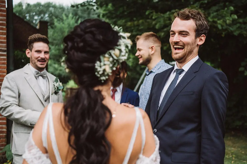 Trauzeuge bei einer Hochzeit in Norden