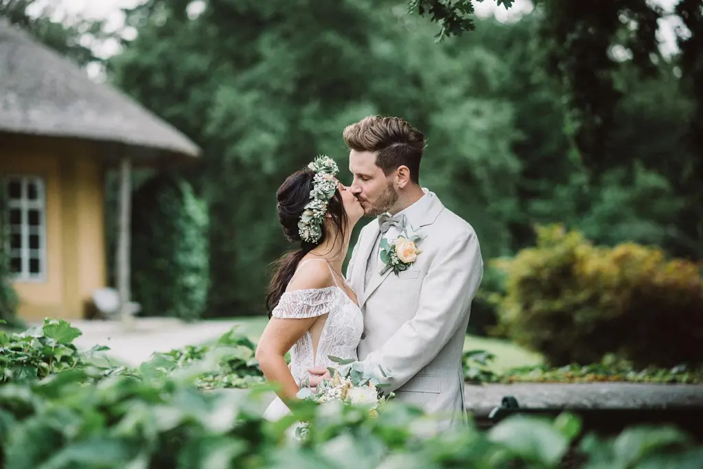 Hochzeitsfotos im Schlosspark LĂĽtetsburg bei Norden / Aurich