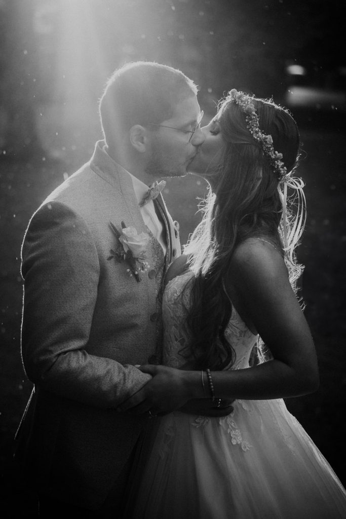 Brautpaar beim Hochzeitstanz – Hochzeitsfotograf Oldenburg Elmar Tapper