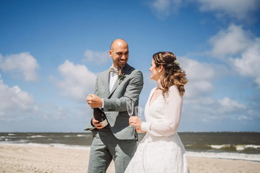 Paarporträt nach der Trauung auf Baltrum