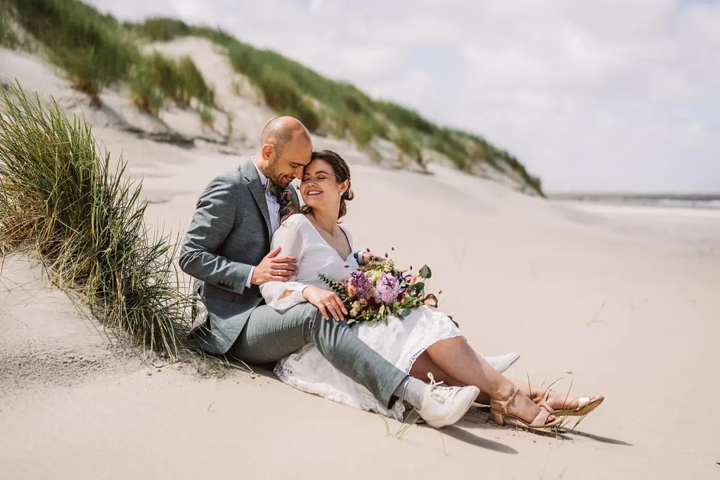 Brautpaar am Strand auf Baltrum