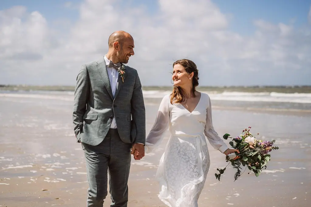 Hochzeitsfoto am Strand der Insel Baltrum
