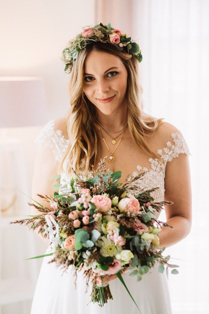 Braut mit Blumenstrauß – Hochzeitsfotograf Langeoog Elmar Tapper