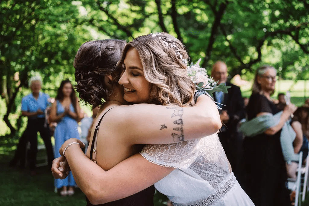 Hochzeitsfotograf Burg Berum – Gratulationen nach der Trauung
