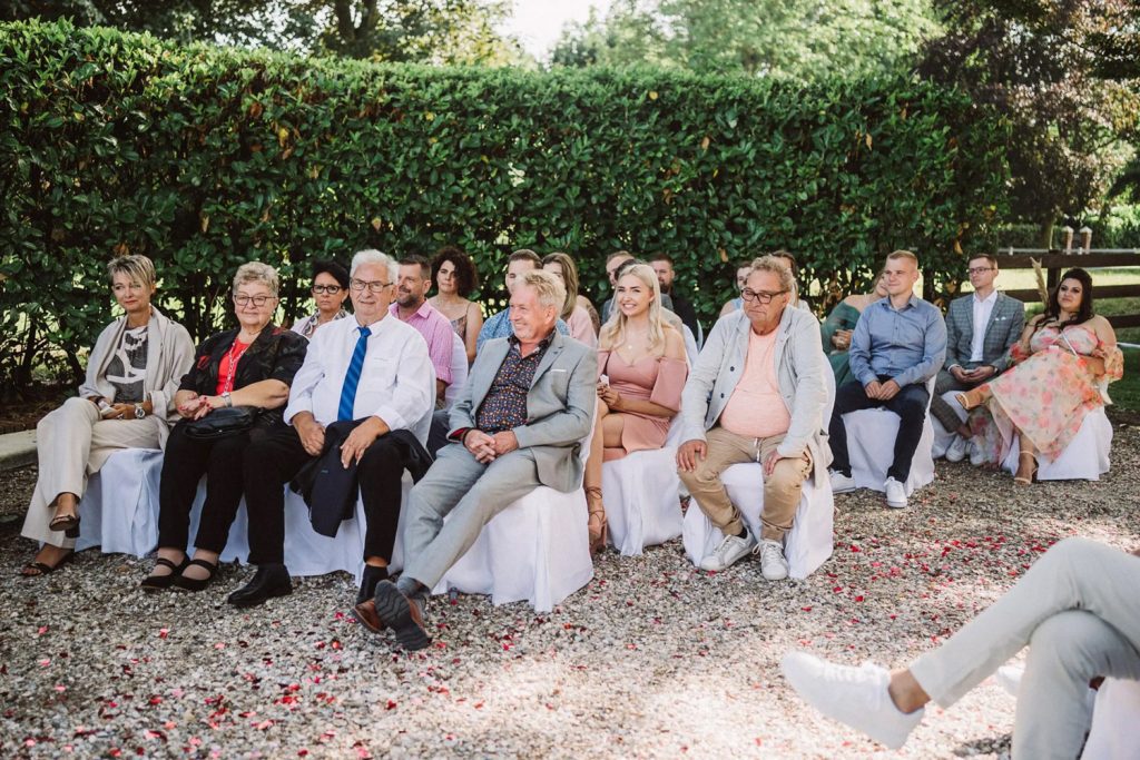 Hochzeitsgesellschaft in Emden