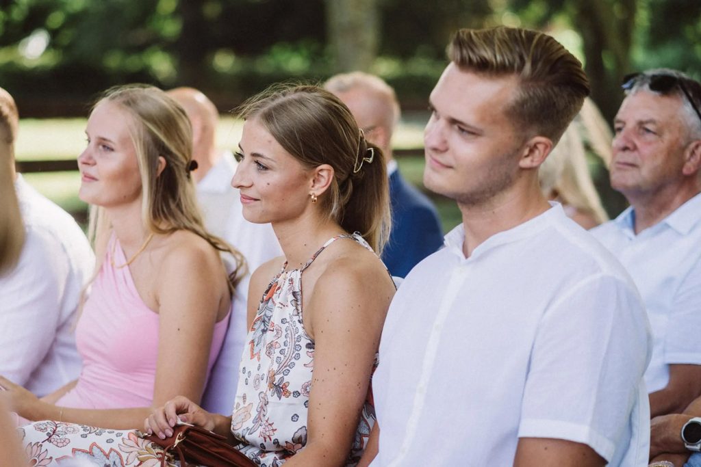 Hochzeitsgesellschaft in Emden