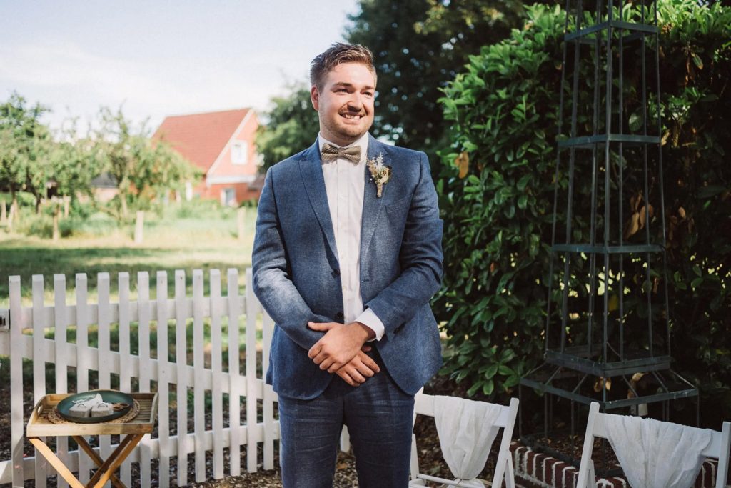 Bräutigam bei einer Hochzeit in Emden