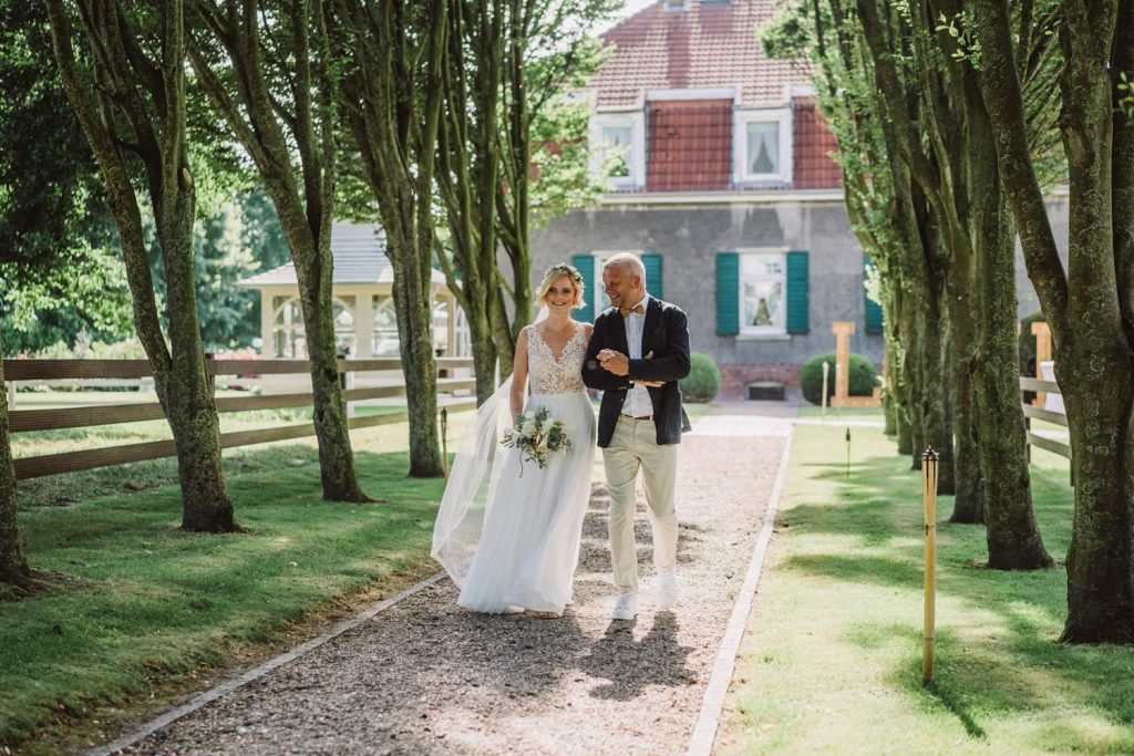 Braut und Brautvater bei einer Hochzeit in Emden