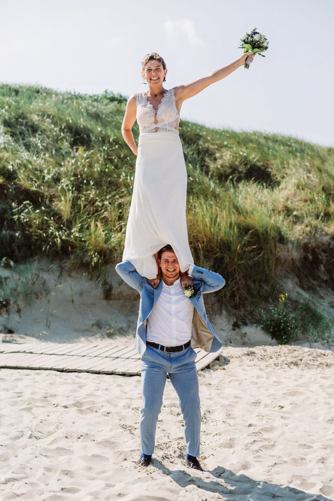 Brautpaar am Strand – Hochzeitsfotograf Juist Elmar Tapper