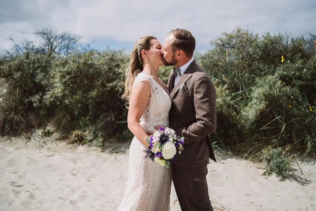 Hochzeitsreportage Juist – First Look am Strand