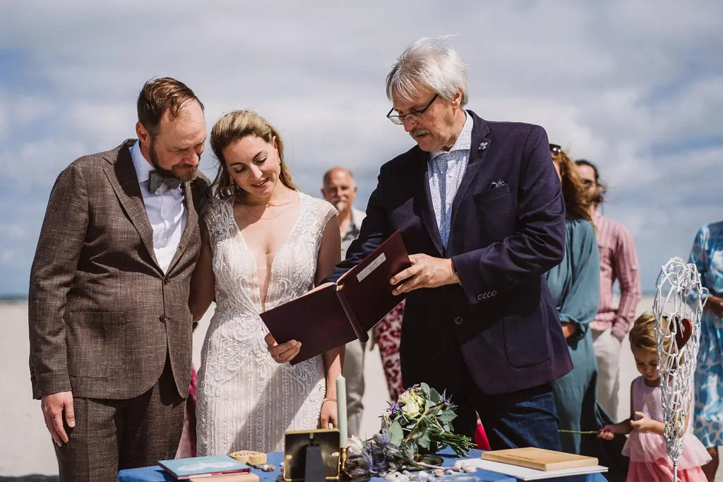 Hochzeitsfotograf Juist – Trauung am Strand
