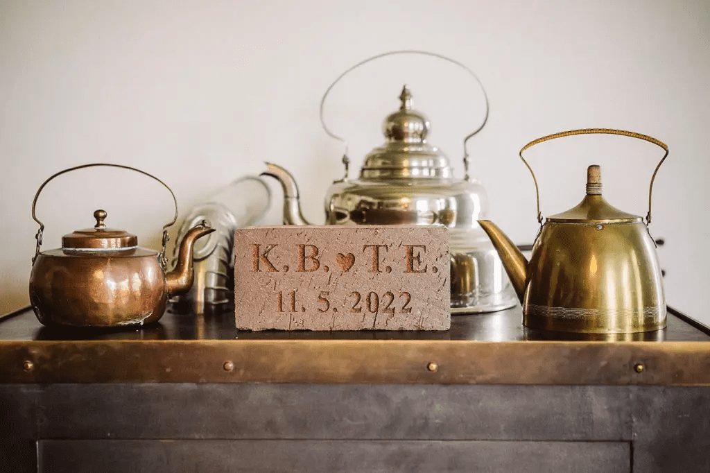 Hochzeitsklinker im Seemannshus Langeoog – Tradition nach der Trauung, fotografiert von Elmar Tapper