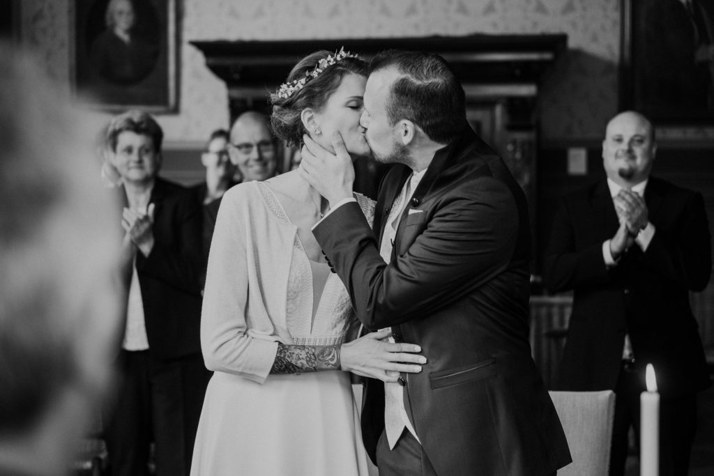 Brautpaar bei der Hochzeit im Standesamt Aurich