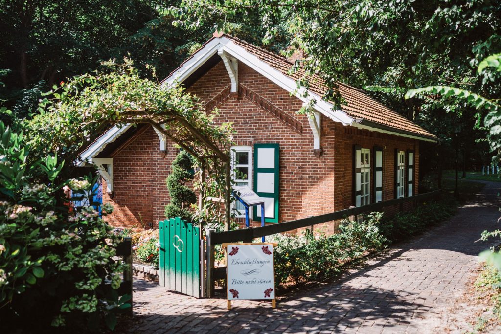 Das Standesamt Hochtiedsstuv im Argonnenwäldchen auf der Insel Norderney