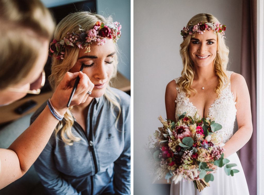 Getting Ready mit dem Schmicken von Make-up bei einer Braut für eine Hochzeit auf Langeoog