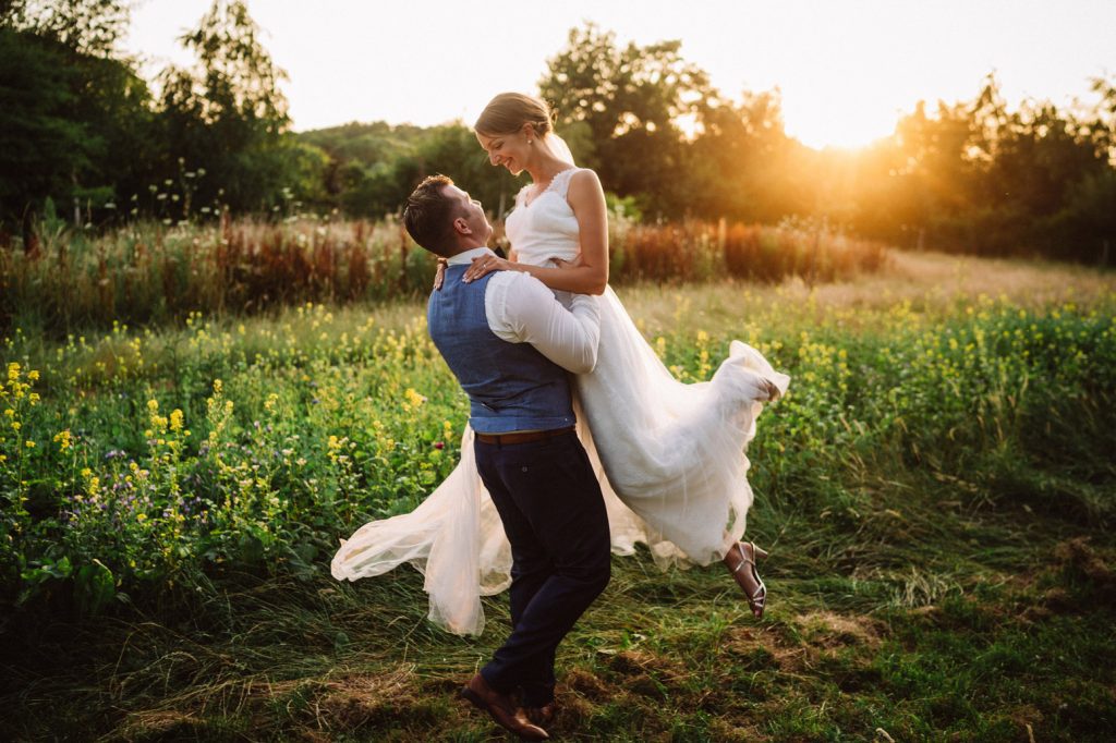 Brautpaar im Sonnenuntergang – Hochzeitsfotograf Oldenburg Elmar Tapper