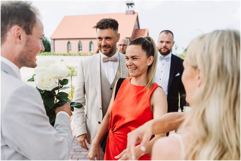 gratulation hochzeit aurich an der kapelle middels